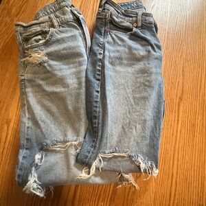 2 American Eagle Women’s Size 6 Short Jeans Mom/ Baggy Strigid Distressed Denim